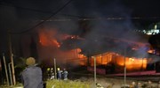 Μυτιλήνη: Πυρκαγιά σε μεγάλη σκηνή στον καταυλισμό του ΚΥΤ στην Καρά Τεπέ
