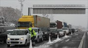 Κακοκαιρία: Απαγόρευση κυκλοφορίας βαρέων οχημάτων σε Πελοπόννησο, Δ. Ελλάδα