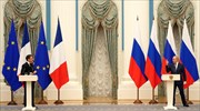 Η Μόσχα διαψεύδει τους Financial Times για δήθεν συμφωνία Πούτιν-Μακρόν
