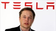 Έλον Μασκ: Δώρισε μετοχές της Tesla αξίας 5,7 δισ. δολαρίων