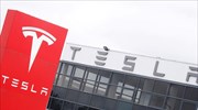 Handelsblatt: «Πράσινο φως» για το γερμανικό εργοστάσιο της Tesla