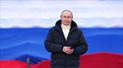 Η πολιτική ελίτ της Ρωσίας παραμένει πιστή στον Πούτιν, παρά την παγκόσμια κατακραυγή
