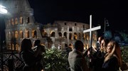 Ιταλία: Οι δύο «αντίπαλες»...παρέδωσαν το σώμα του Ιησού στην Παναγιά