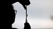 Κορωνοϊός: To FDA περιορίζει την χρήση του εμβολίου της J&J για τους άνω των 18