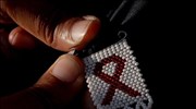 Κάτω των 25 ετών ένας στους τέσσερις που έχουν προσβληθεί από τον HIV