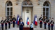 Γαλλία: Το απόγευμα ανακοινώνεται η σύνθεση της νέας κυβέρνησης υπό την Ελιζαμπέτ Μπορν