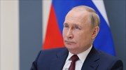 Παραδοχή Πούτιν ότι οι κυρώσεις πιέζουν τη Ρωσία, αλλά και υποσχέσεις για «νέες ικανότητες»