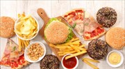 Έρευνα: Η ακρίβεια στρέφει τους καταναλωτές σε τροφές χαμηλής διατροφικής αξίας