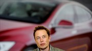 Οι Αμερικανοί που λατρεύουν τα Tesla αλλά απεχθάνονται τον Έλον Μασκ