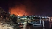 Φωτιά στην Πάρο:  Μικρές αναζωπυρώσεις - Ενισχύθηκαν οι πυροσβεστικές δυνάμεις