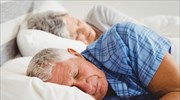 Το αναμμένο φως την ώρα του ύπνου συνδέεται με προβλήματα υγείας κυρίως σε ηλικιωμένους
