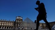 Γαλλία: Επιταχύνεται το νέο κύμα της πανδημίας, εκκλήσεις για επαναφορά της μάσκας στα ΜΜΜ