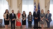Σακελλαροπούλου: Παράδειγμα η αξιοσύνη και το θάρρος των Ελλήνων διπλωματών στη Μαριούπολη