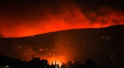Φωτιά στην Πεντέλη: Καίγονται σπίτια - Εκκενώθηκαν Ντράφι, Ανθούσα, Διώνη, Δασαμάρι και το Παίδων
