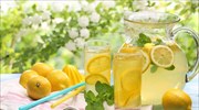 Φτιάξτε δροσερή λεμονάδα με πέντε διαφορετικές συνταγές