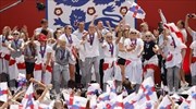 Η πρωταθλήτρια Ευρώπης, Αγγλία, ζητεί περισσότερες ευκαιρίες για τα κορίτσια
