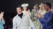Πέθανε ο εμβληματικός Ιάπωνας σχεδιαστής μόδας Issey Miyake