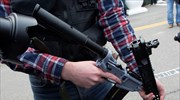 ΗΠΑ: Ομοσπονδιακό δικαστήριο ανέτρεψε νόμο στο Τέξας που απαγόρευε στους νέους έως 21 ετών να αγοράζουν όπλα