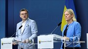 Ουκρανία: Συνεχή στήριξη υπόσχεται η Άντερσον - Περισσότερα όπλα θέλει ο Κούλεμπα