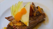 Η σεφ Ελένη Κουμαντάνου προτείνει: χοιρινό γλυκόξινο με γλυκό κουταλιού νεραντζάκι