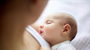 Βρέθηκε η επιστημονική “συνταγή” για να πάψει να κλαίει το μωρό τα βράδια