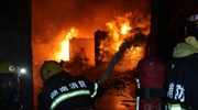 Κίνα: Κατασβέστηκε η πυρκαγιά σε ουρανοξύστη στο κεντρικό τμήμα της χώρας