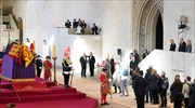 Βρετανία: Ο Μπάιντεν απέτισε ύστατο φόρο τιμής στη βασίλισσα Ελισάβετ Β