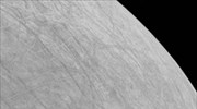 To σκάφος Juno της NASA προσέγγισε τον δορυφόρο του Δία που διαθέτει υπόγειο ωκεανό (βίντεο)