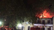 Κοζάνη: Στις φλόγες το δημαρχείο των Σερβίων - Μεγάλες ζημιές