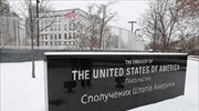 Η πρεσβεία των ΗΠΑ στο Κίεβο κάλεσε τους Αμερικανούς να εγκαταλείψουν την Ουκρανία