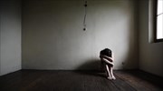 Τι λένε θύμα και αστυνομικοί για την καταγγελία βιασμού μέσα στο ΑΤ Ομονοίας