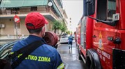 Θεσσαλονίκη: Φωτιά σε σταθμευμένο αυτοκίνητο εντός πυλωτής