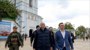 Δένδιας προς Κουλέμπα: Ακλόνητη στήριξη της Ελλάδας στην Ουκρανία