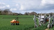 Ρομπότ εξοντώνουν με λέιζερ και ηλεκτροσόκ ζιζάνια στις καλλιέργειες (βίντεο)