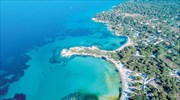 Στην τρίτη θέση παγκοσμίως η Ελλάδα στον τουρισμό για ήλιο και θάλασσα