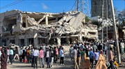 Σομαλία: Τουλάχιστον 100 νεκροί στη διπλή βομβιστική επίθεση