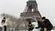 Προβλήματα στις συγκοινωνίες από τις χιονοπτώσεις σε Αγγλία, Γαλλία, Βέλγιο
