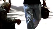 Ευρωβαρόμετρο: Κάτω από το όριο της φτώχειας το 20% των Ελλήνων