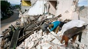 Ινδονησία: Ξεπέρασαν τους 1.100 οι νεκροί από τον ισχυρό σεισμό