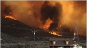 Συνεχίζεται η μάχη με τις φλόγες στην Καλιφόρνια