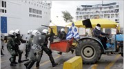 Βολές ΠΑΣΟΚ κατά κυβέρνησης για τα επεισόδια με αγρότες στον Πειραιά