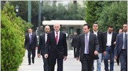 Οι θυσίες των πολιτών πιάνουν τόπο, τονίζει η κυβέρνηση