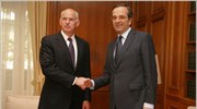 Σε εξέλιξη η συνάντηση Γ. Παπανδρέου - Αντ. Σαμαρά