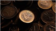 Σε χαμηλό 15 μηνών το ευρώ