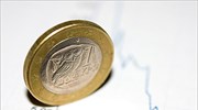 Υπό πίεση το ευρώ