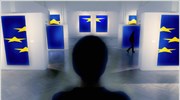 «Η ευρωζώνη απειλείται με διάλυση, αν δεν βρει συνολική λύση», λέει σύμβουλος της Μέρκελ