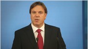 Αποκλείει την αναδιάρθρωση η κυβέρνηση