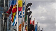 Ernst & Young: Σημαντικές πιθανότητες να χαλαρώσουν οι όροι του μνημονίου