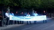 Σε εξέλιξη διαμαρτυρία ενστόλων έξω από το Μέγαρο Μαξίμου