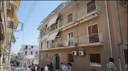 Επεσε από το μπαλκόνι πριν του κάνουν έξωση